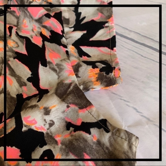 B. JEWEL Floral Cap-Sleeve Crop Top - Picture 6 of 8